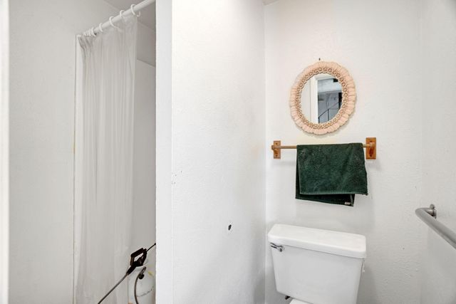 427 Adams Street SE, Albuquerque, NM 87108