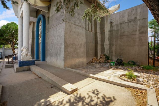 427 Adams Street SE, Albuquerque, NM 87108