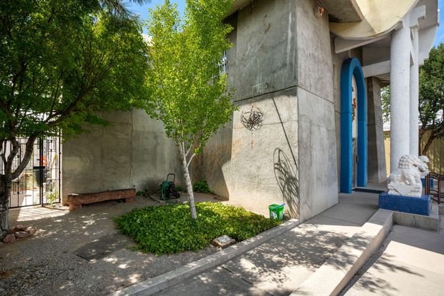 427 Adams Street SE, Albuquerque, NM 87108