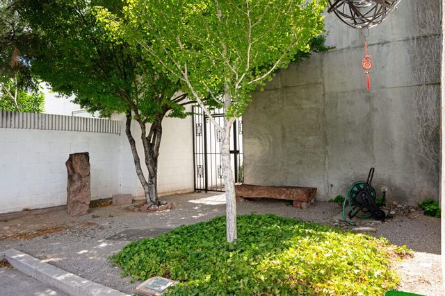 427 Adams Street SE, Albuquerque, NM 87108