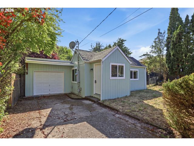 2049 CITY VIEW St, Eugene, OR 97405