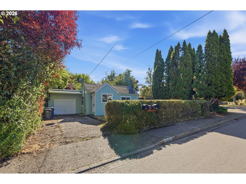 2049 CITY VIEW St, Eugene, OR 97405