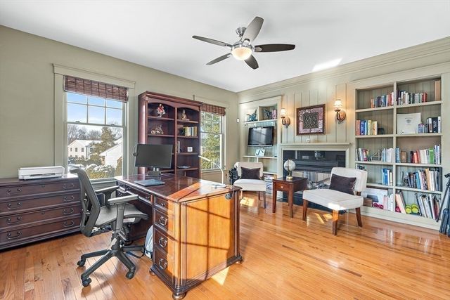 37 Mayflower Road, Winchester, MA 01890