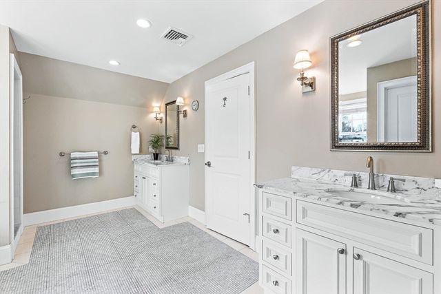 37 Mayflower Road, Winchester, MA 01890