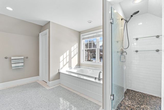 37 Mayflower Road, Winchester, MA 01890