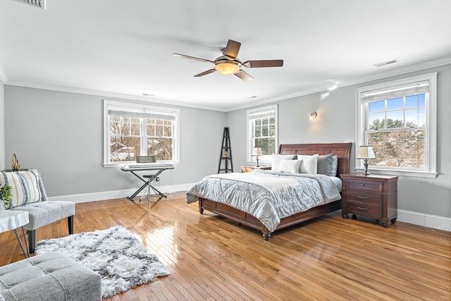 37 Mayflower Road, Winchester, MA 01890