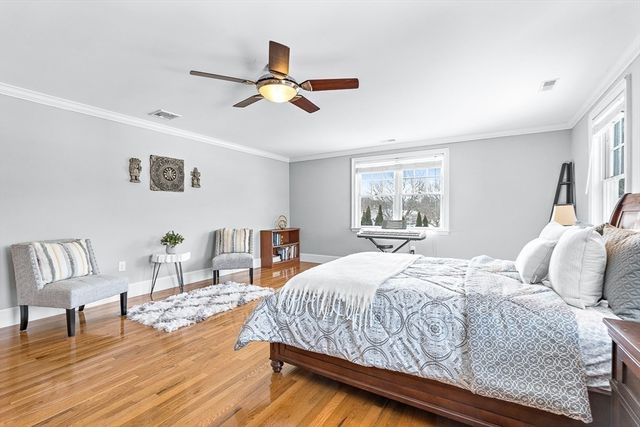 37 Mayflower Road, Winchester, MA 01890