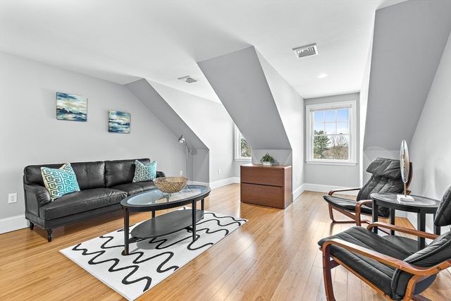 37 Mayflower Road, Winchester, MA 01890