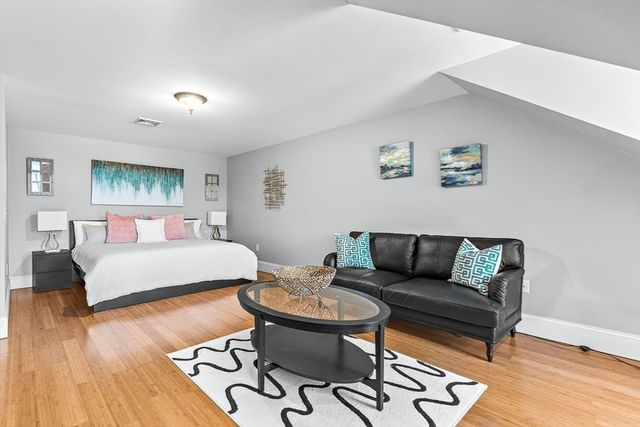 37 Mayflower Road, Winchester, MA 01890