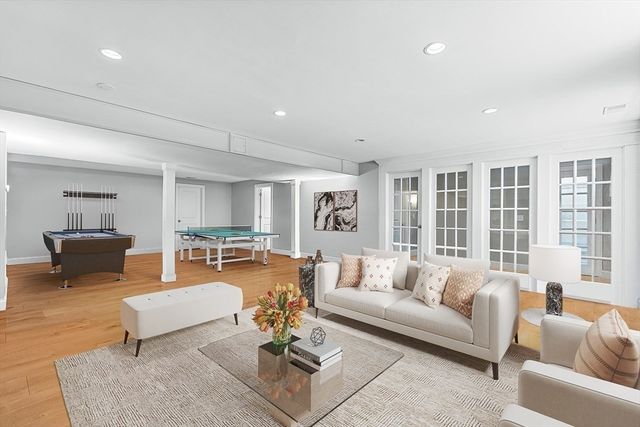 37 Mayflower Road, Winchester, MA 01890