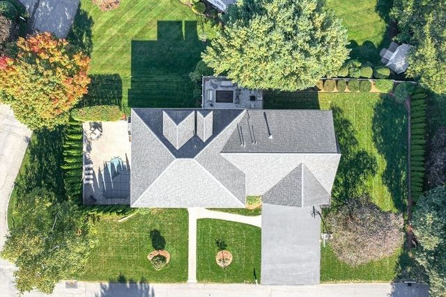 37 Mayflower Road, Winchester, MA 01890