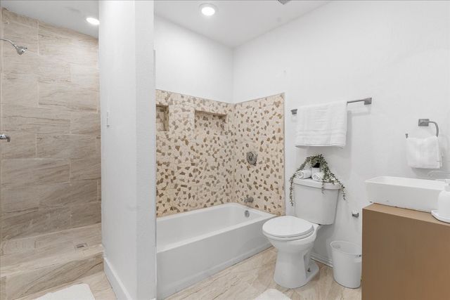 2635 Carpenter Avenue, Dallas, TX 75215