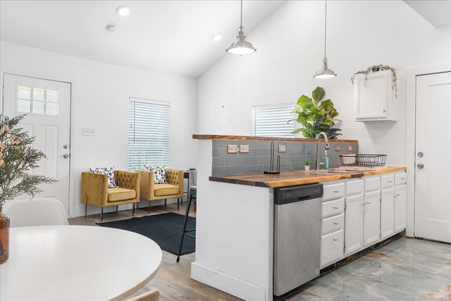 2635 Carpenter Avenue, Dallas, TX 75215