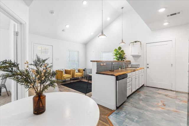 2635 Carpenter Avenue, Dallas, TX 75215