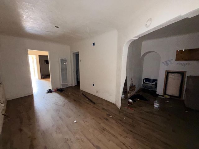 2044 E Tyler Avenue, Fresno, CA 93701