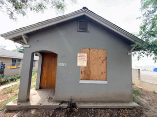 2044 E Tyler Avenue, Fresno, CA 93701