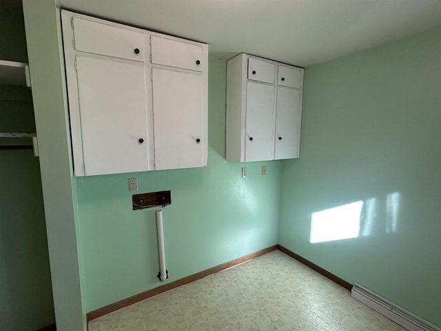 300 E DIVISION STREET, Greenwood, WI 54437