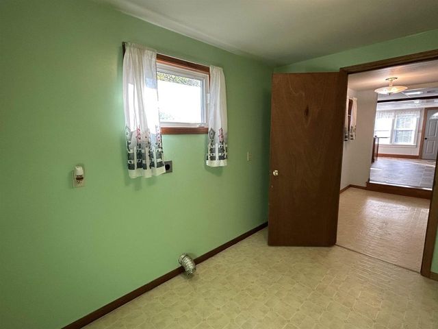 300 E DIVISION STREET, Greenwood, WI 54437