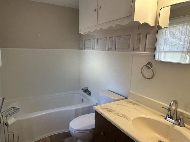 300 E DIVISION STREET, Greenwood, WI 54437