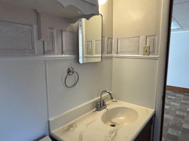 300 E DIVISION STREET, Greenwood, WI 54437