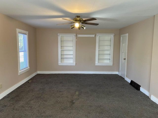 300 E DIVISION STREET, Greenwood, WI 54437