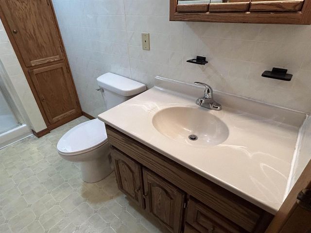 300 E DIVISION STREET, Greenwood, WI 54437