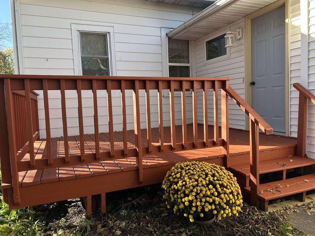 300 E DIVISION STREET, Greenwood, WI 54437