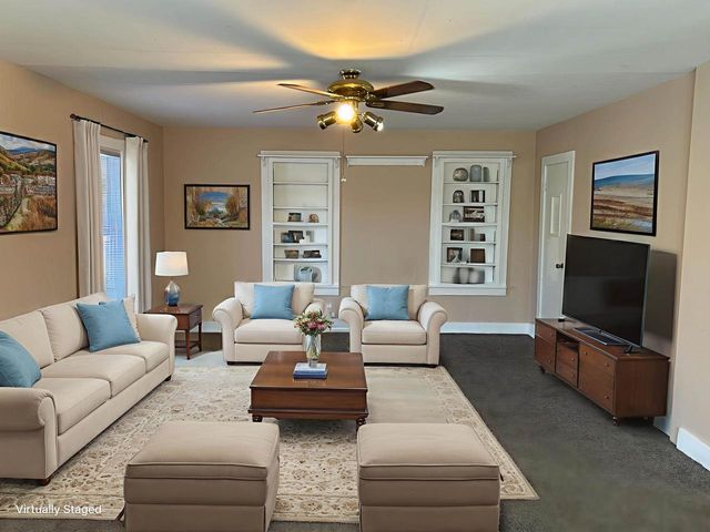 300 E DIVISION STREET, Greenwood, WI 54437