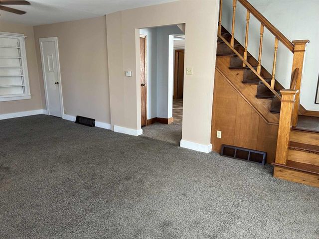 300 E DIVISION STREET, Greenwood, WI 54437