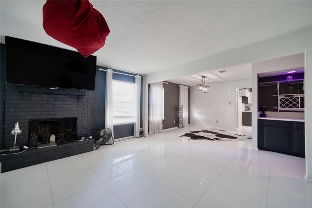 10127 Fernstone Lane, Houston, TX 77070