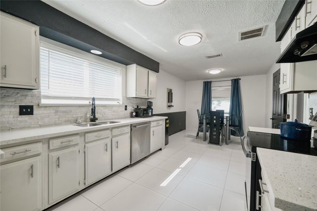 10127 Fernstone Lane, Houston, TX 77070