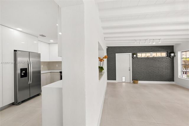 6605 SW 61st St, South Miami, FL 33143