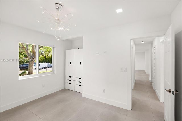 6605 SW 61st St, South Miami, FL 33143