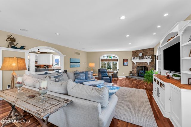 294 Monterey Circle, Lavallette, NJ 08735