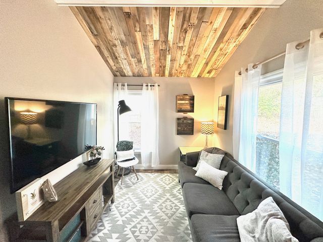 155 Timberlake Dr, Hendersonville, TN 37075