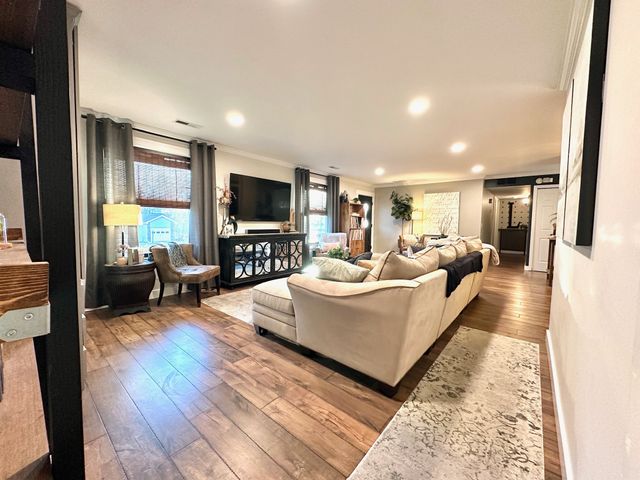 155 Timberlake Dr, Hendersonville, TN 37075