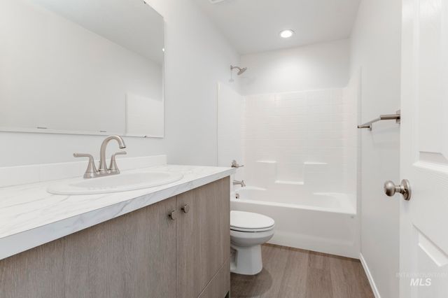 4922 Blue Silver St, Caldwell, ID 83605