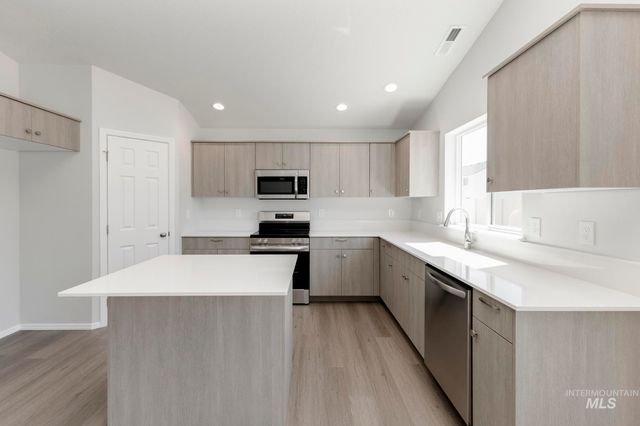 4922 Blue Silver St, Caldwell, ID 83605