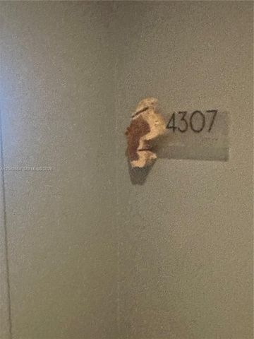 1010 Brickell Ave 4307, Miami, FL 33131