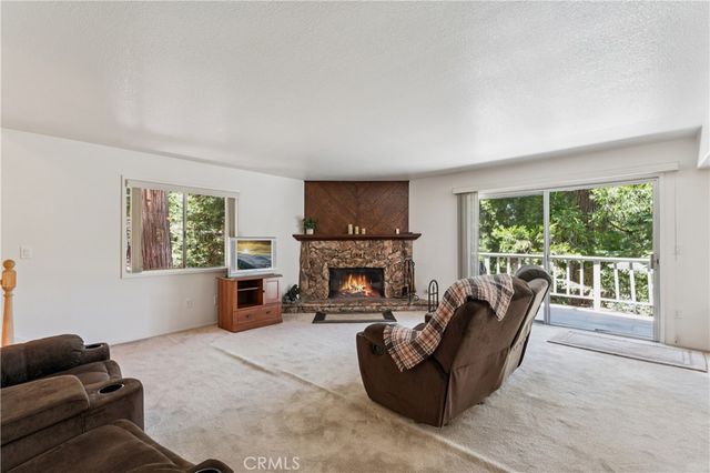 28597 Saginaw Court, Lake Arrowhead, CA 92352