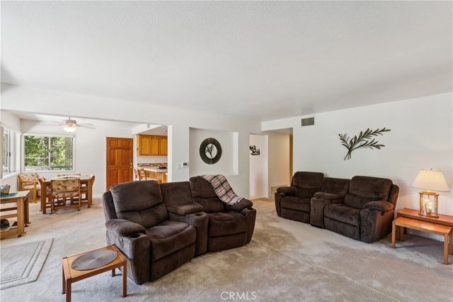 28597 Saginaw Court, Lake Arrowhead, CA 92352
