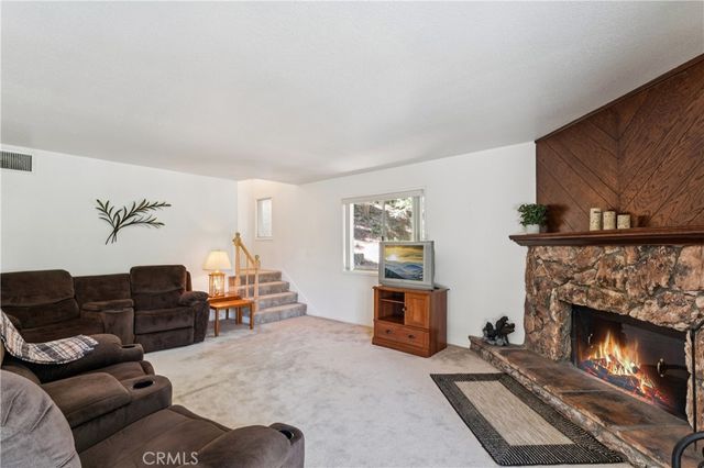 28597 Saginaw Court, Lake Arrowhead, CA 92352