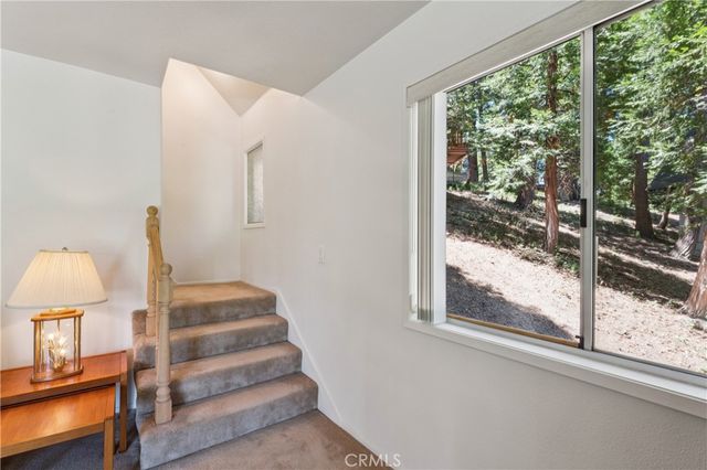 28597 Saginaw Court, Lake Arrowhead, CA 92352