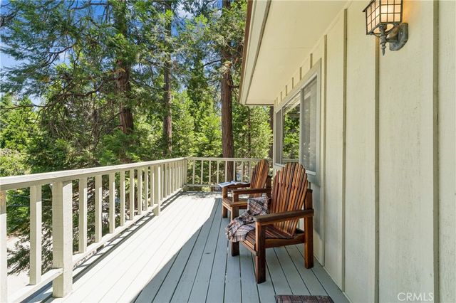 28597 Saginaw Court, Lake Arrowhead, CA 92352