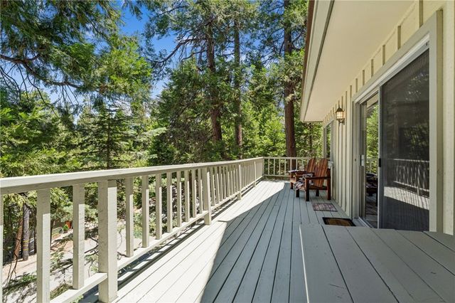 28597 Saginaw Court, Lake Arrowhead, CA 92352