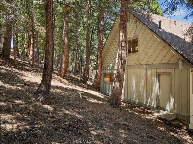 28597 Saginaw Court, Lake Arrowhead, CA 92352