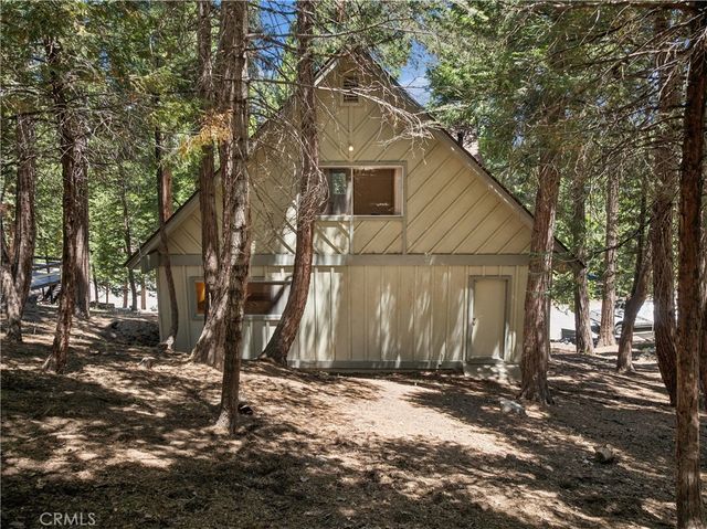 28597 Saginaw Court, Lake Arrowhead, CA 92352