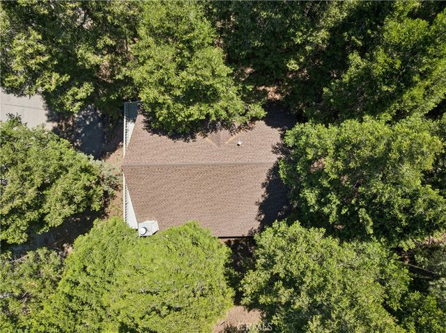 28597 Saginaw Court, Lake Arrowhead, CA 92352