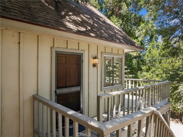 28597 Saginaw Court, Lake Arrowhead, CA 92352