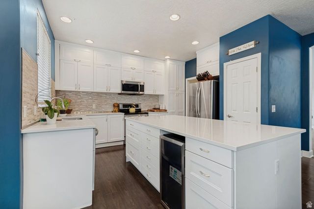 5326 W MOUNTAIN VISTA DR, West Jordan, UT 84081